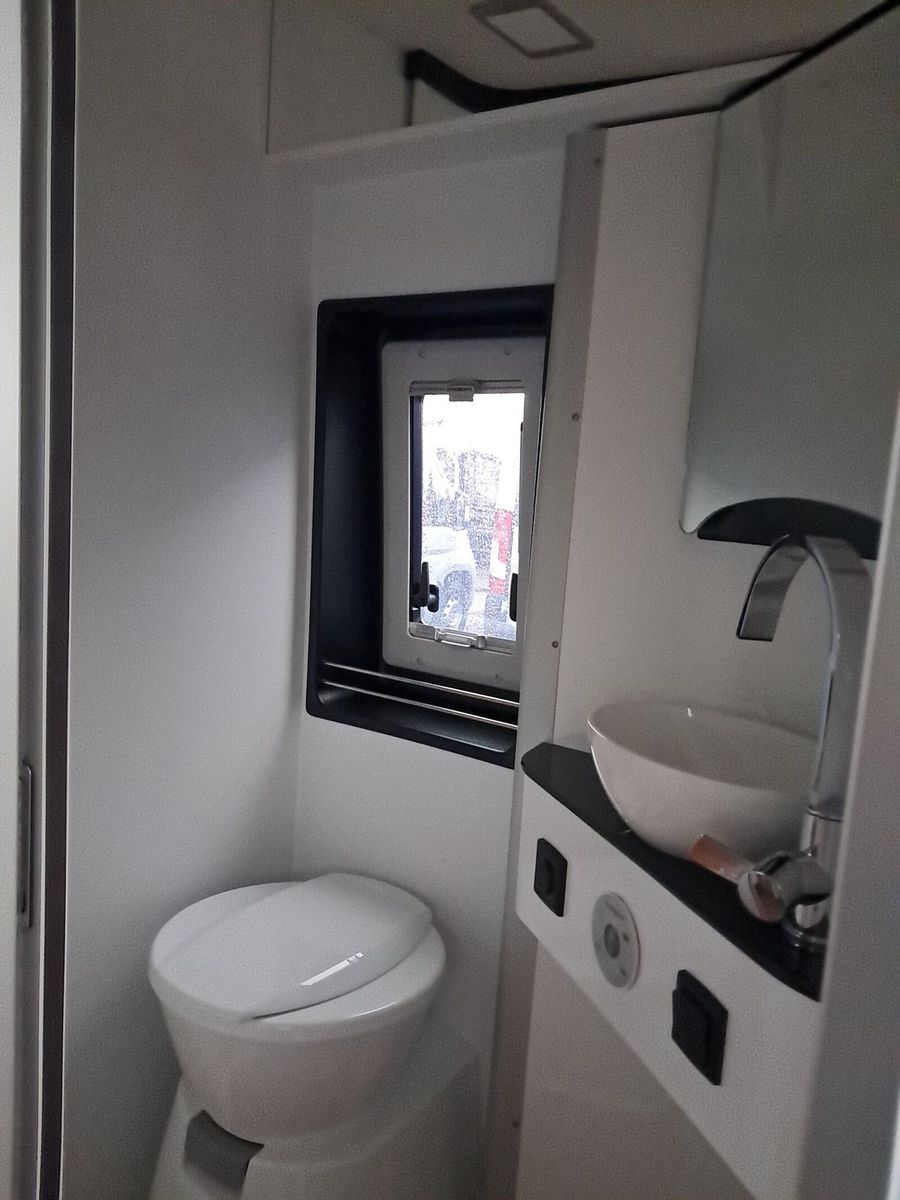 Fahrzeugabbildung Pössl Summit Shine 600 Citroen 140 PS Solar,AHK,Markis