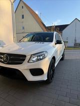 Mercedes-Benz GLE 400 4MATIC PANO/DISTRONIC/MULTIBEAM/MASSAGE - gebrauchte Mercedes-Benz GLE 400 aus dem Jahr 2016