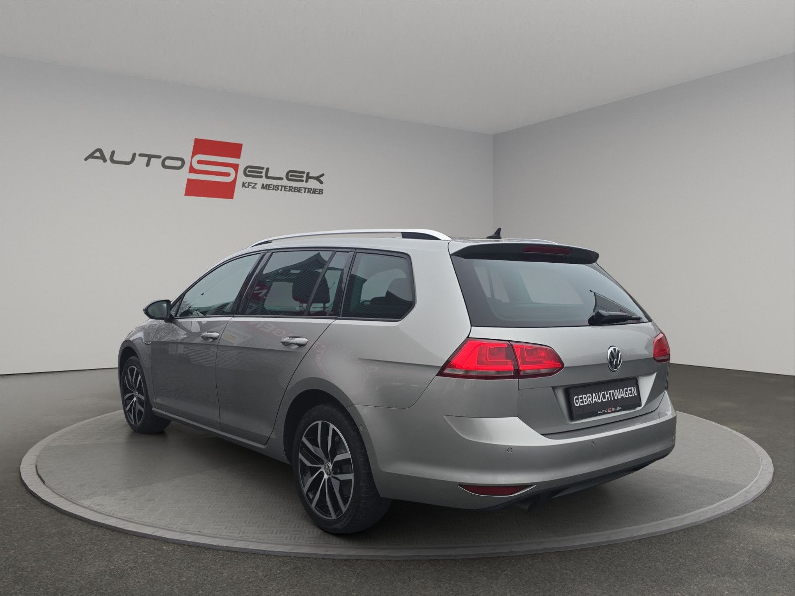 Fahrzeugabbildung Volkswagen Golf VII Cup AUS 1.HAND /Panorama/NAVI/PDC