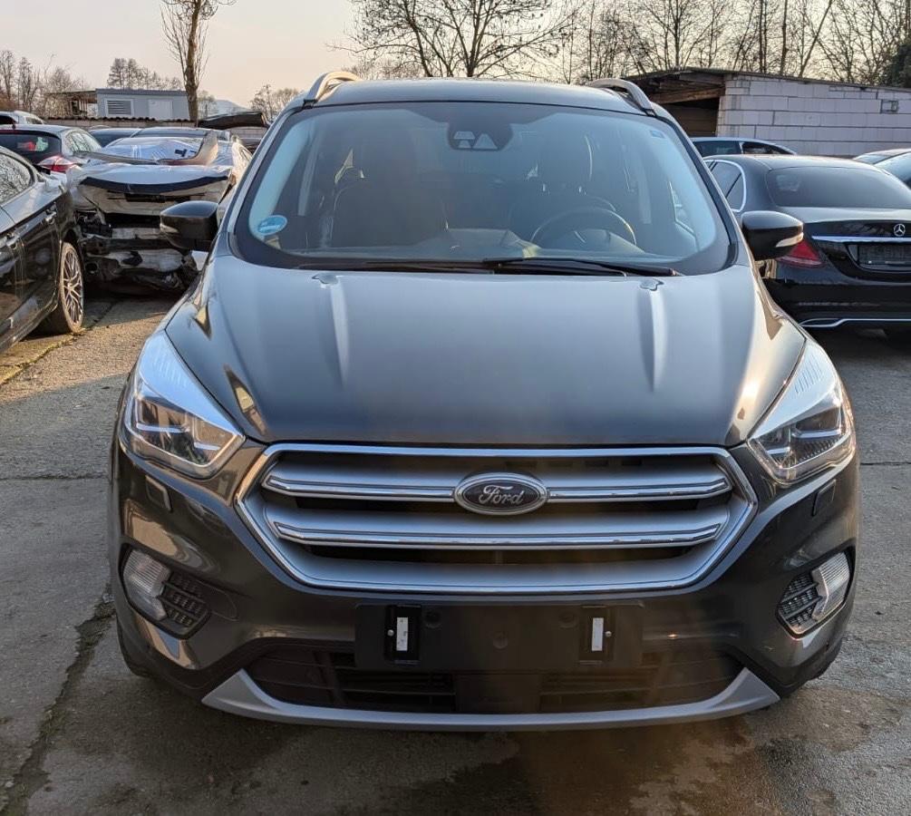 Ford Kuga Titanium CAMERA NAVI SHZ XENON TEMPOMAT