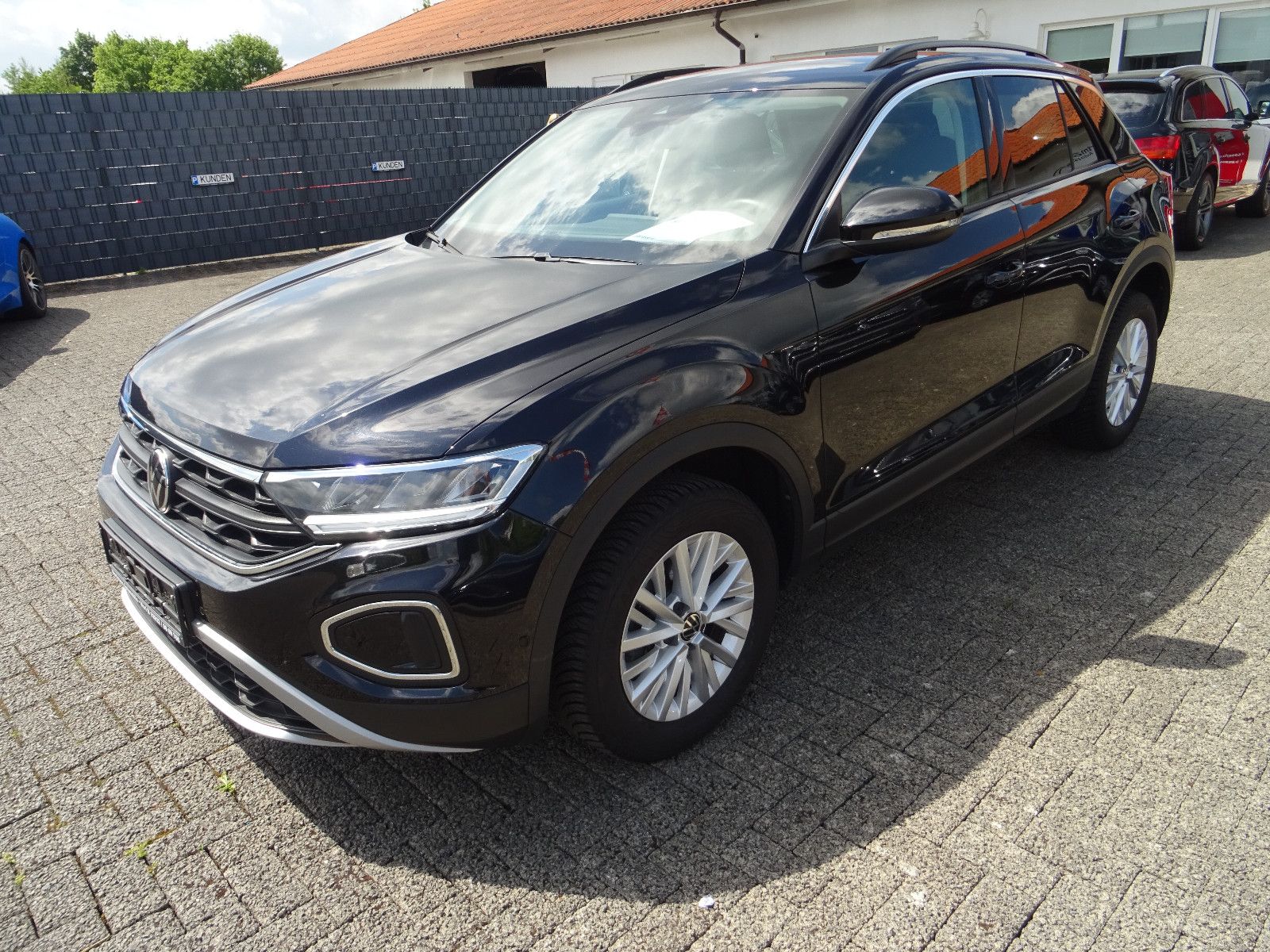 Volkswagen T-Roc 1.0 TSI Life Virt Led Navi/App PDC SHZ foto 2