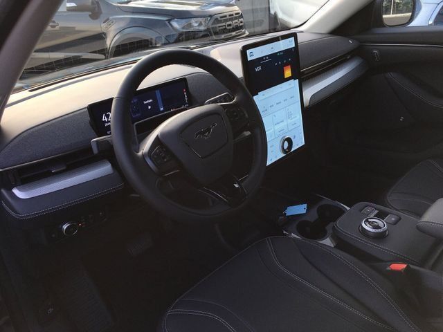 Fahrzeugabbildung Ford Mustang Mach-E   #99KW #RWD #Fahrerassistenz-Sys