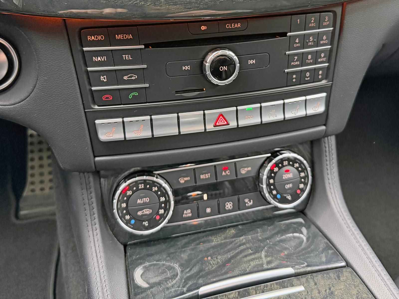 Fahrzeugabbildung Mercedes-Benz CLS 350 BLUETEC/AMG/AIRMATIC/ACC/NAV/KEYLES/360°