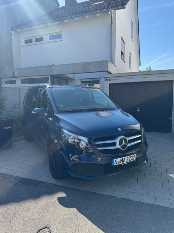Image of Mercedes-Benz V 220