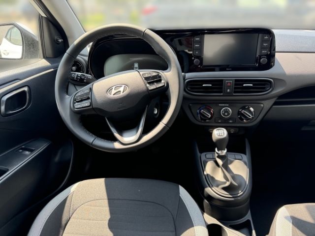 Fahrzeugabbildung Hyundai i10 1.0 MJ24 M/T Select KLIMA+RADIO+TEMPOMAT+UVM