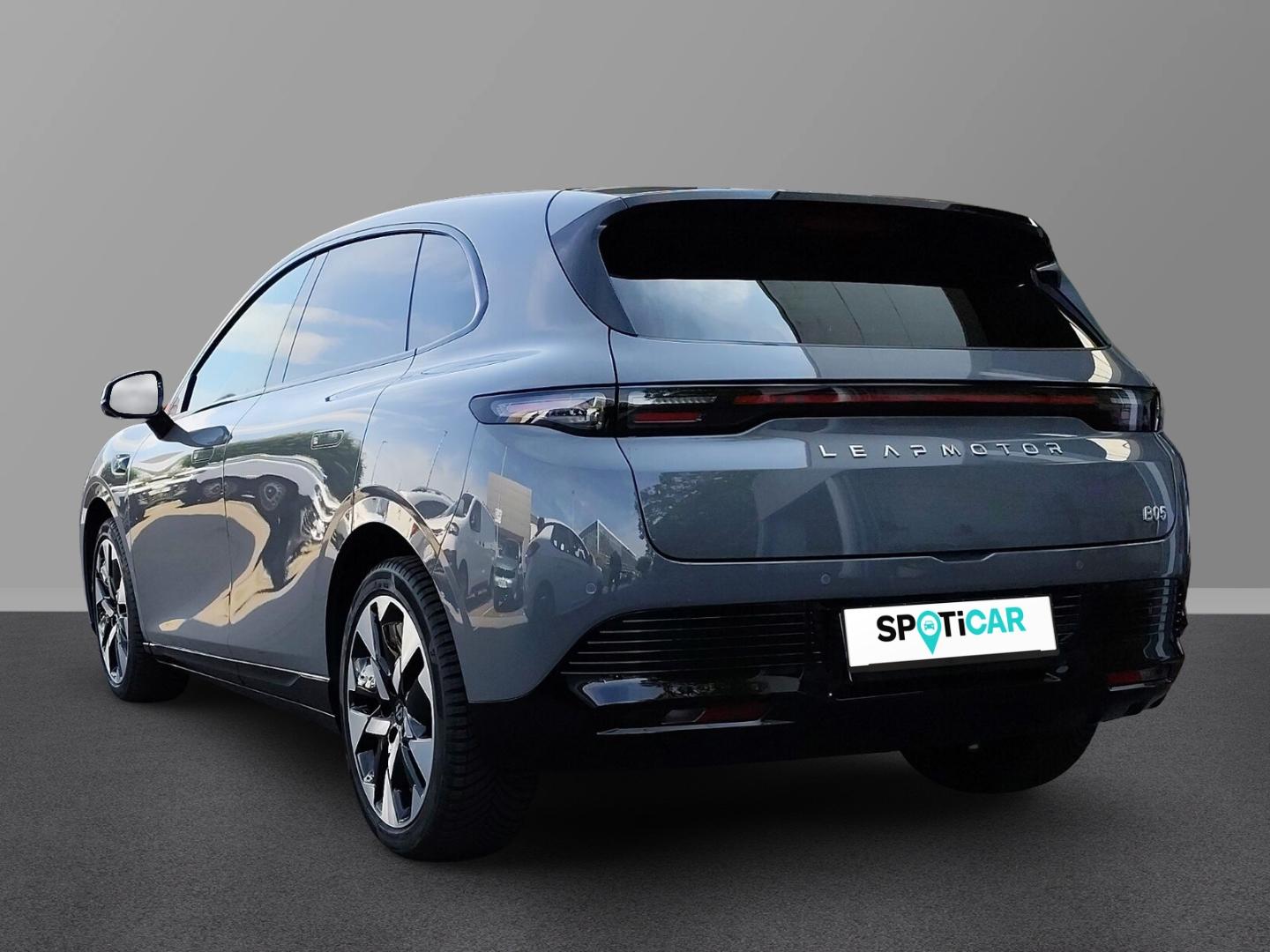 Leapmotor B05 Design ProMax 67,1kWh Panorama 360°Kamera LE