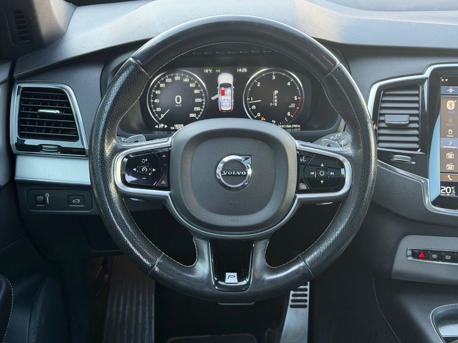Fahrzeugabbildung Volvo XC90 D5 R Design AWD*LUFT*PANO*STHZ*7Si*MIETKAUF