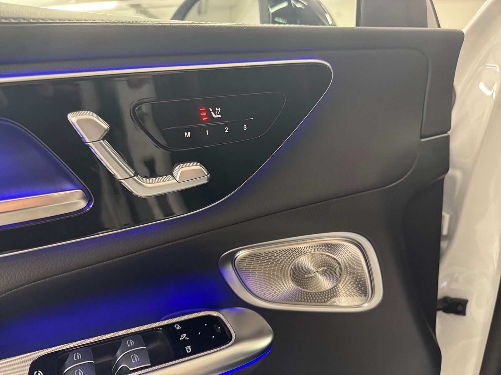 Fahrzeugabbildung Mercedes-Benz GLC 300 4M AMG Plus*Airmatic*STDHZG*Distro*AHK*