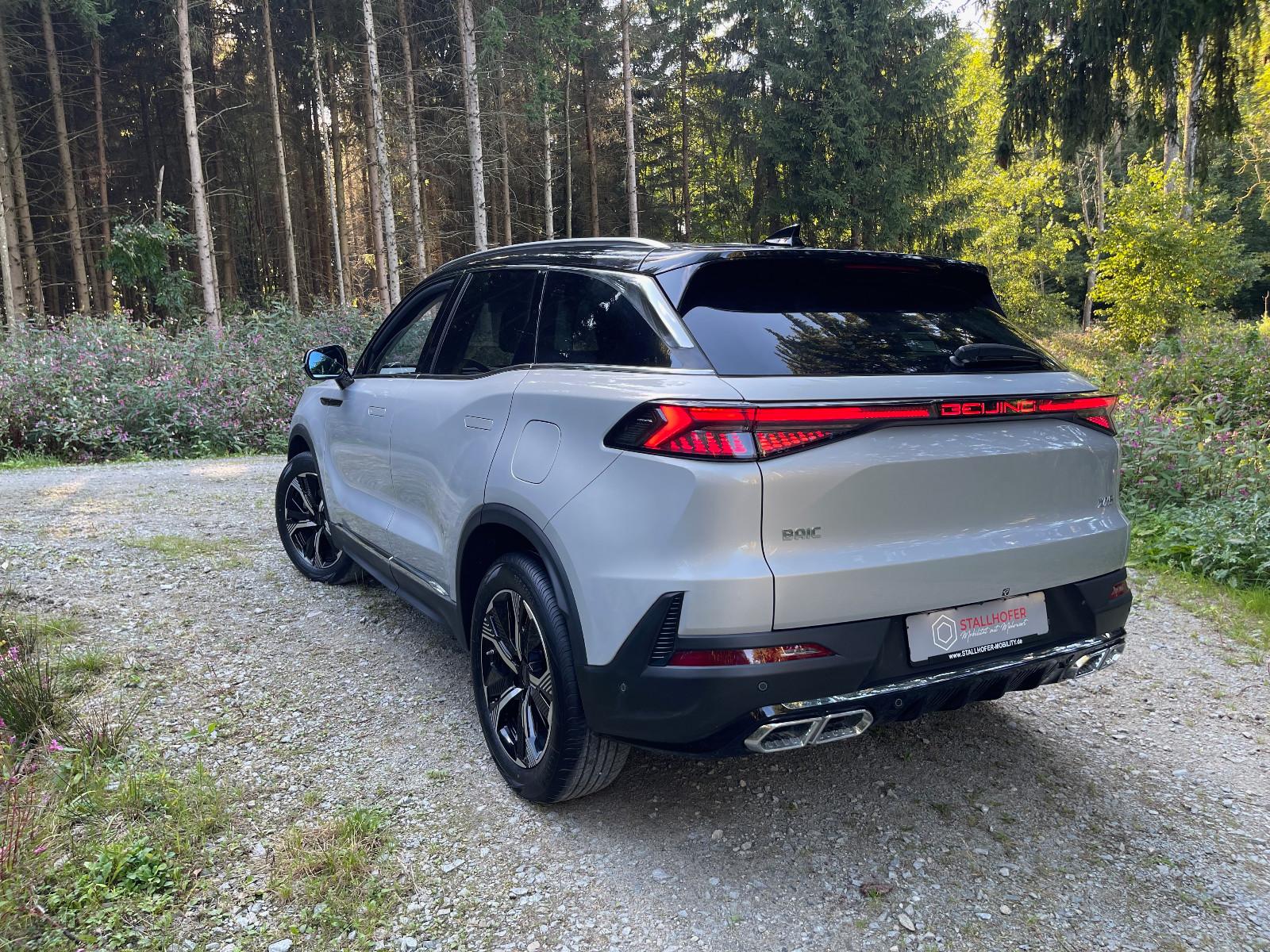 BAIC Beijing X75 PANO Leder CarPlay SHZ inkl. ÜBF STM