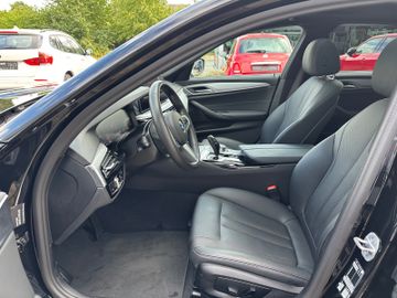 Fahrzeugabbildung BMW 520 i Limousine M Lenkrad Leder LED GSD 18"