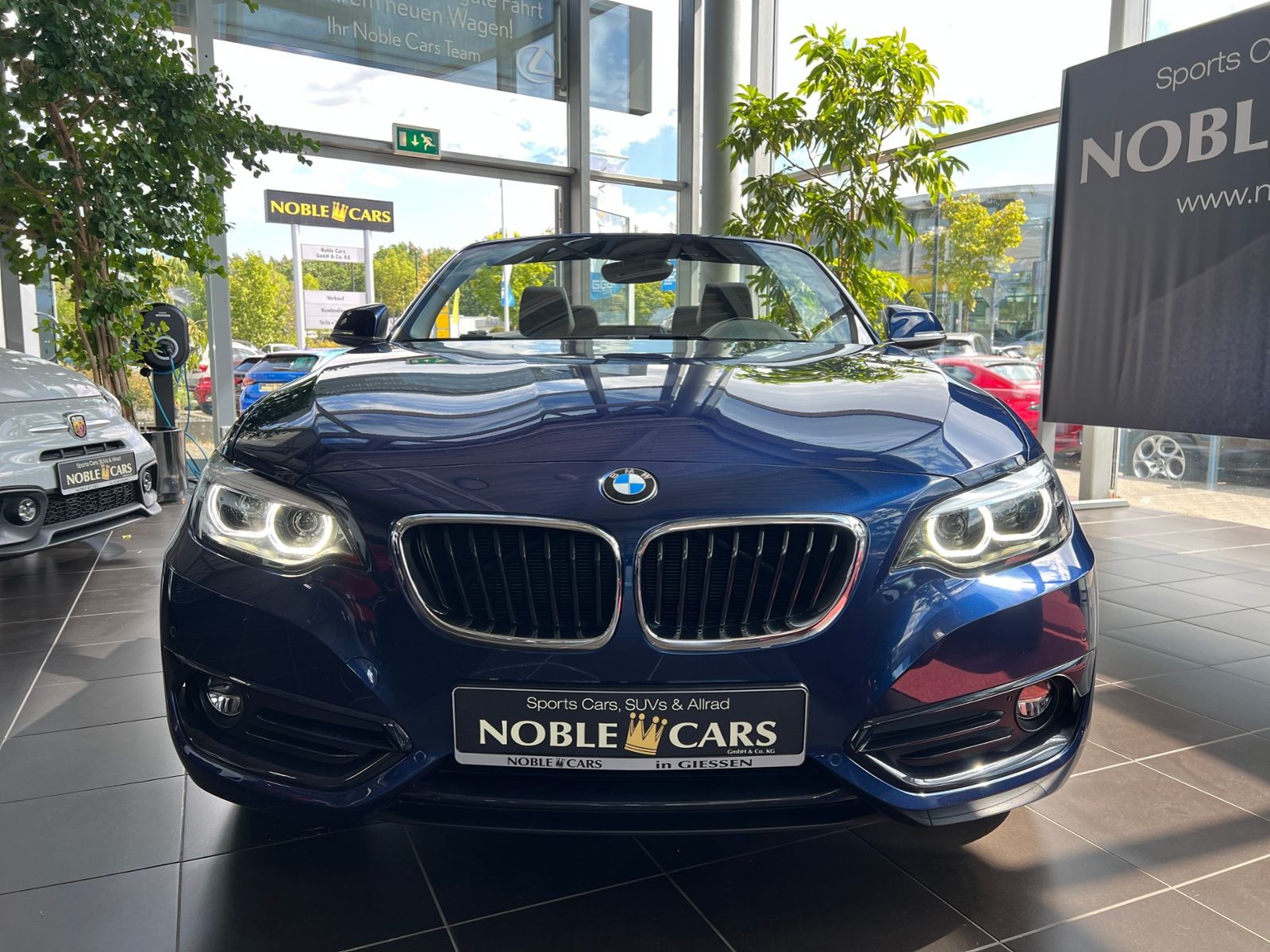Fahrzeugabbildung BMW 230i Cabrio Sport Line H/K LEDER LED NAV RFK 18"