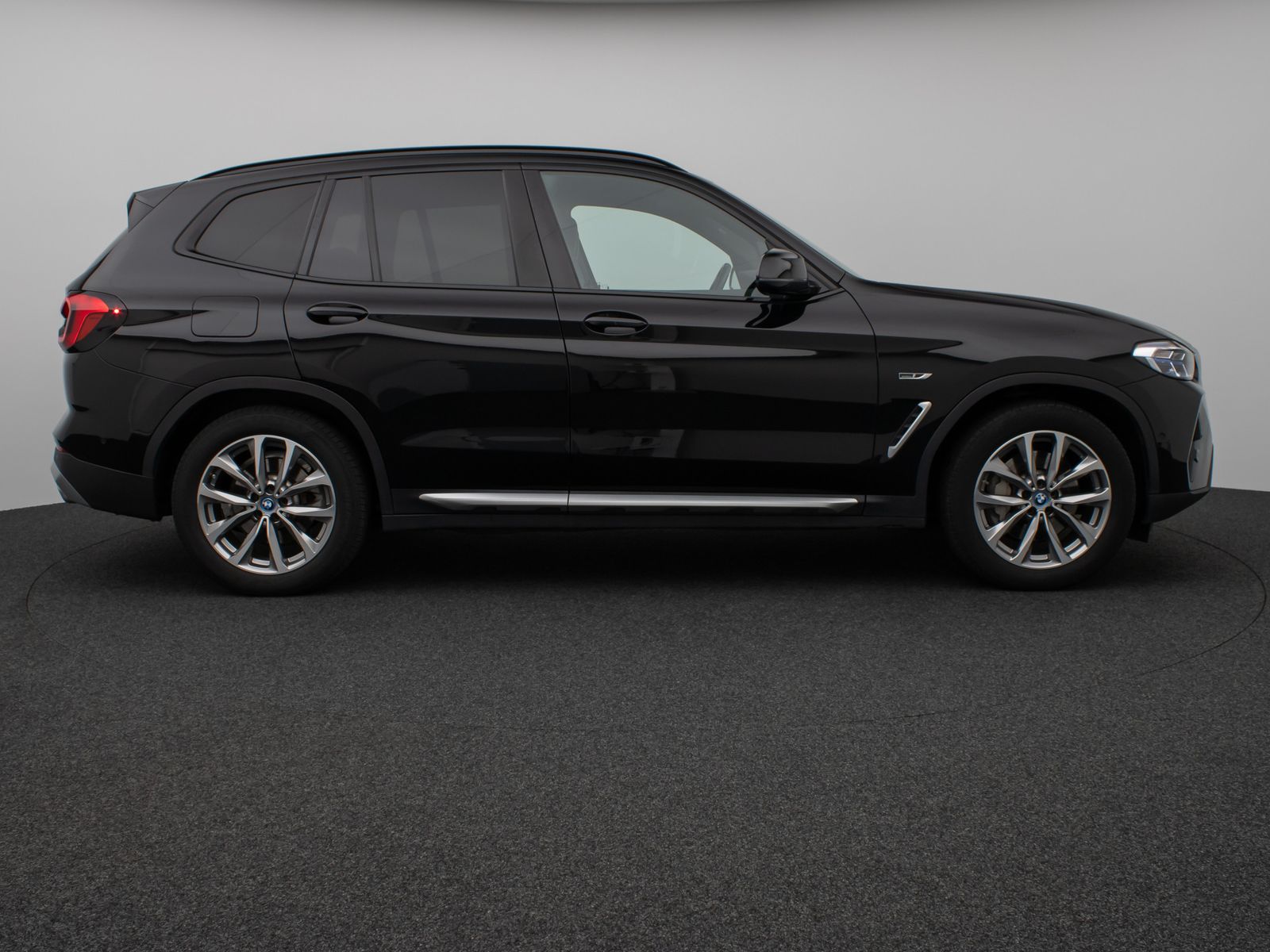 Fahrzeugabbildung BMW X3 xD30e Laser Kamera HUD DAB AHK Komfort 19Zoll