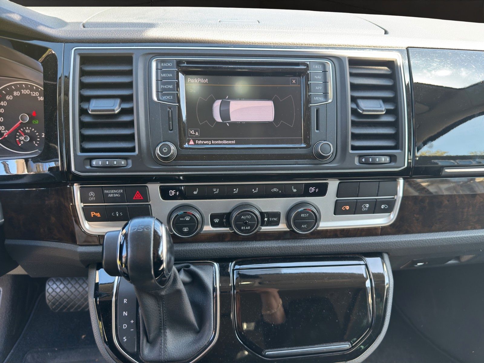 Fahrzeugabbildung Volkswagen T6  Bus Multivan Highline Vollaustattung