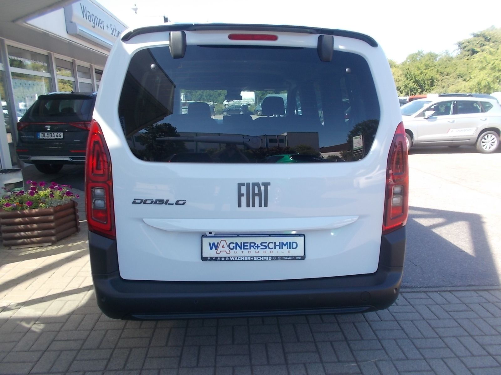 Fahrzeugabbildung Fiat Doblo Kombi 1.5 HDi 130 PS 7 Sitzer + Automatik