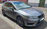 Seat Leon Cupra 290 - Seat Leon mit Benzin-Antrieb: Leder, Navigationssystem, Limousine