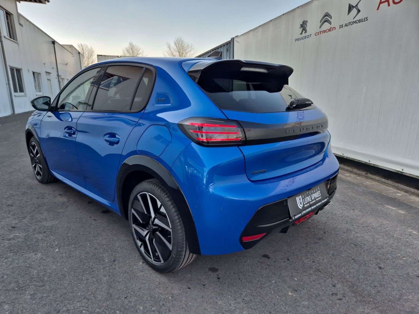 Fahrzeugabbildung Peugeot 208 Hybrid 1.2 GT 136 e-DSC6 Panorama Navi ACC