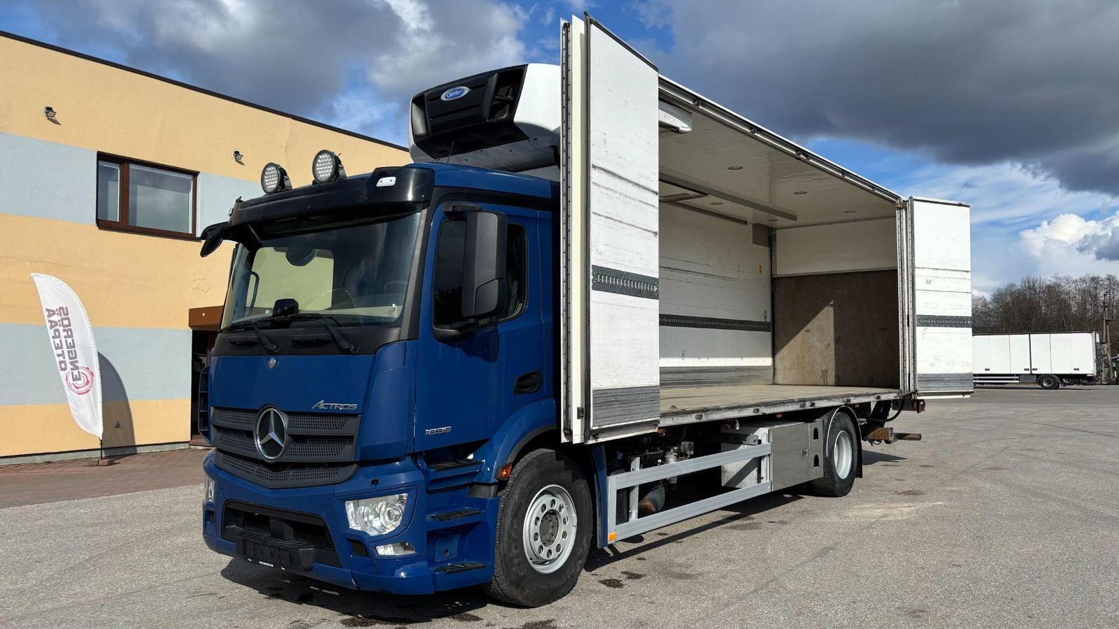 Mercedes-Benz Actros 1835 4x2 SIDE OPENING + CARRIER SUPRA 115
