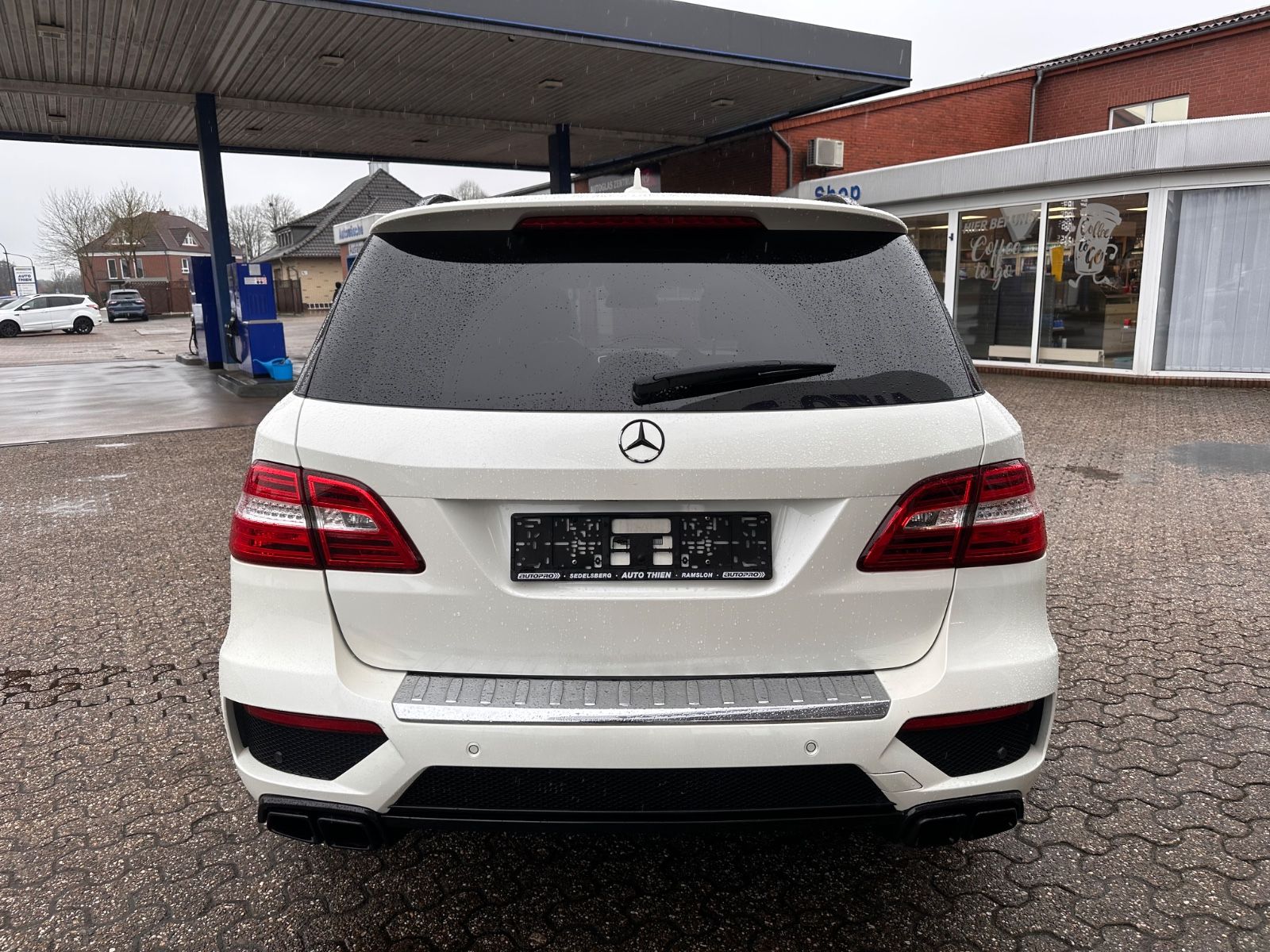 Fahrzeugabbildung Mercedes-Benz ML 63 AMG 4M Perform/AHK/Pano/Nachtsicht/21"/ACC
