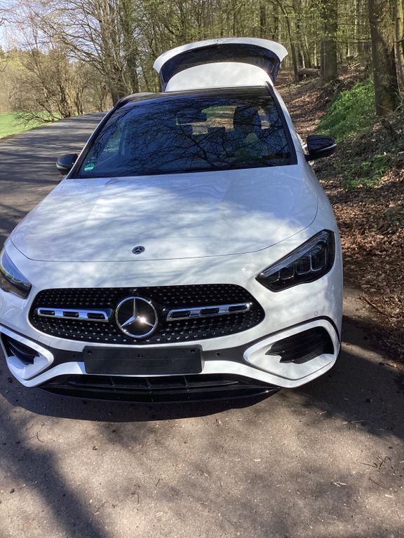 Image of Mercedes-Benz GLA 250