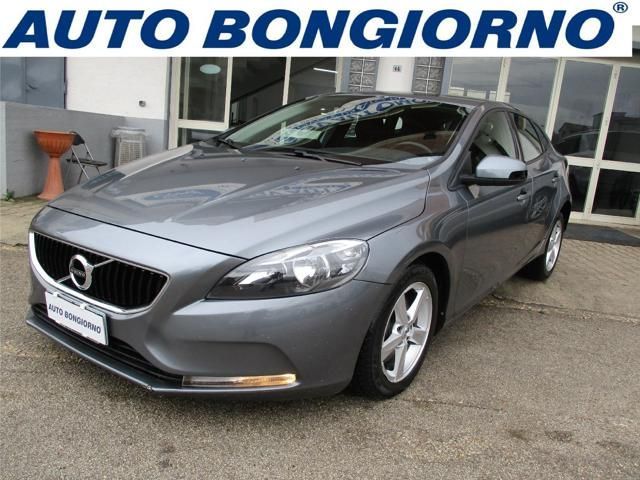 Volvo VOLVO V40 D2 Geartronic Momentum R Design