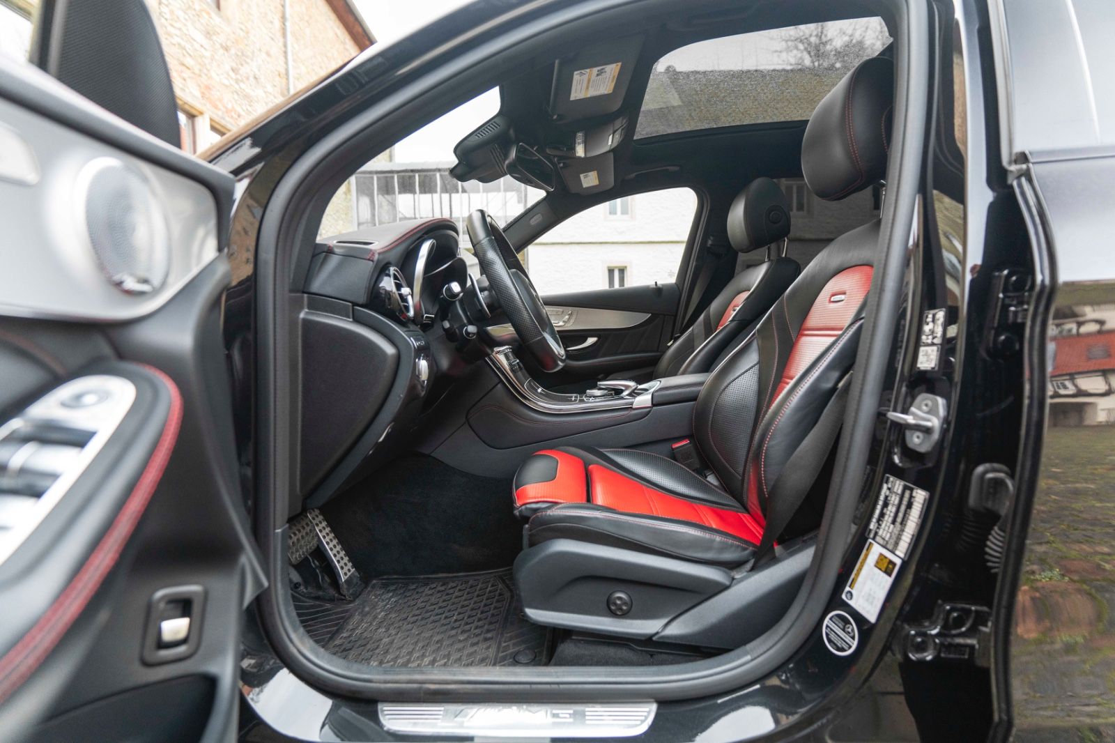 Fahrzeugabbildung Mercedes-Benz GLC 63 AMG 4MATIC BURMESTER ACC 360° NIGHT KAM