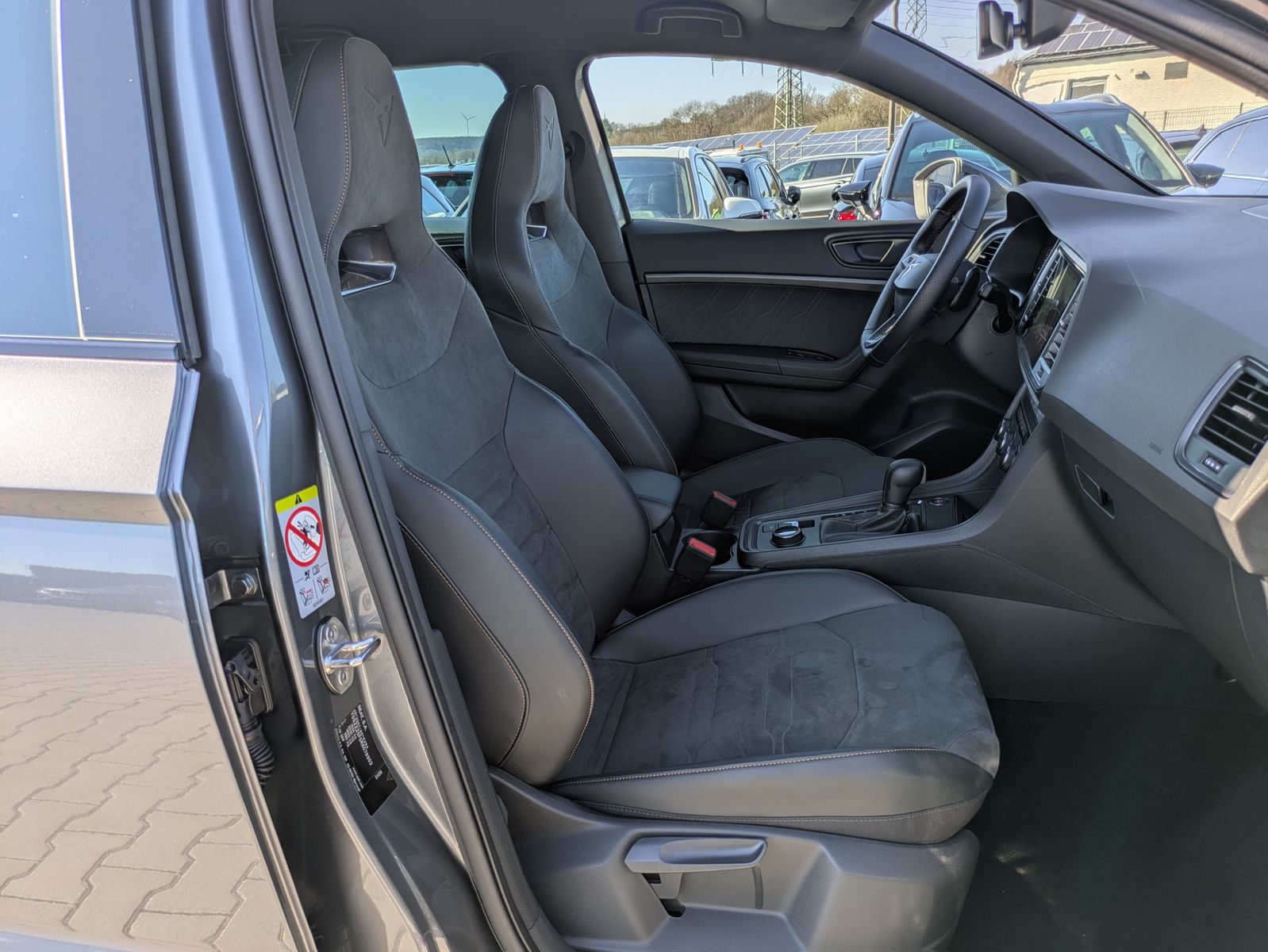 Fahrzeugabbildung CUPRA Ateca 1.5 TSI DSG AHK*LED*ACC*APP*KAMERA*19"