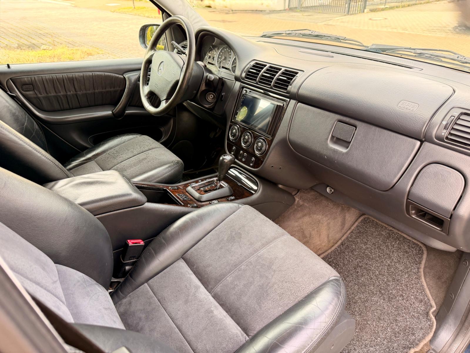 Mercedes-Benz ML270 2004 — photo 15