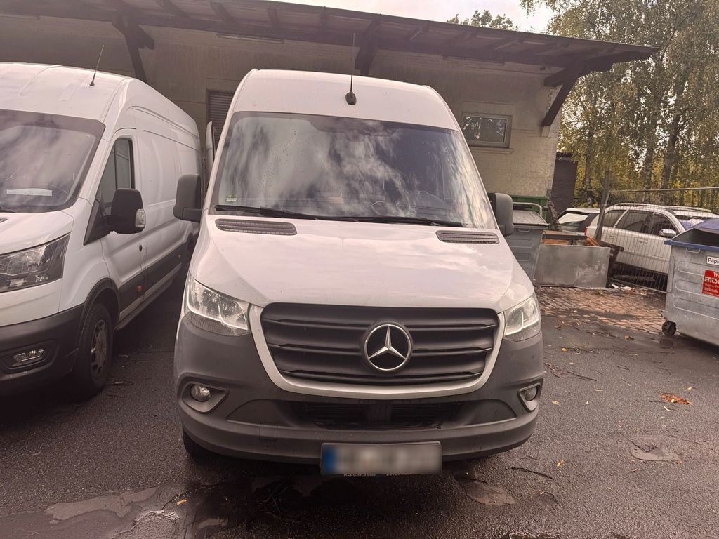 Image of Mercedes-Benz Sprinter