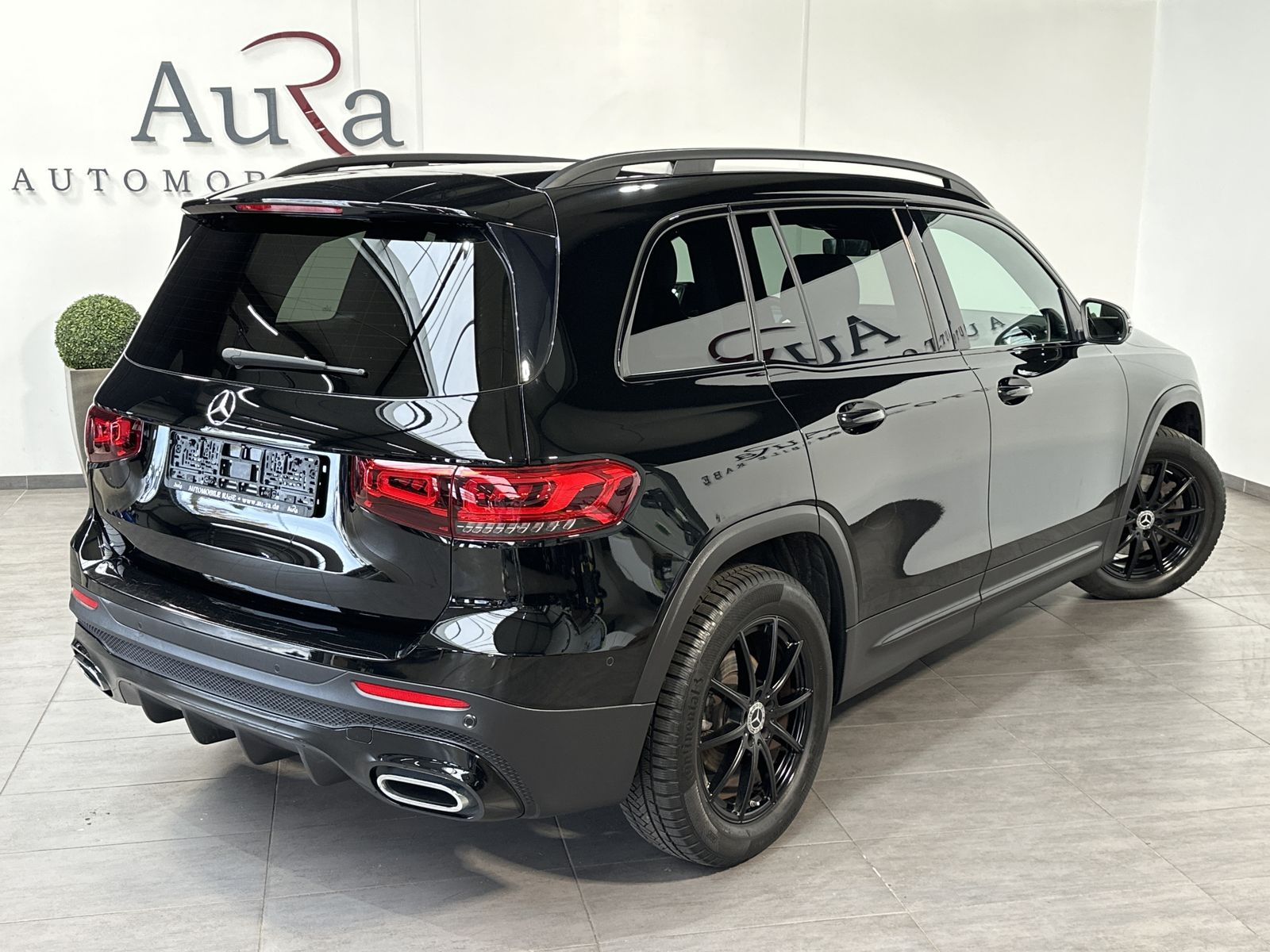 Fahrzeugabbildung Mercedes-Benz GLB 200d 4M AMG-Line NAV+LED+WIDE+19ZO+DISTRONIC