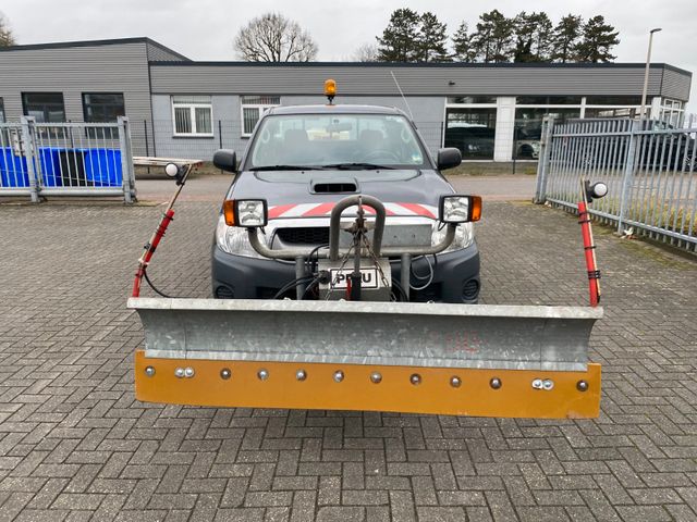 Toyota Hilux Extra Cab 4x4*Schneepflug*Heckstreuer*1-H