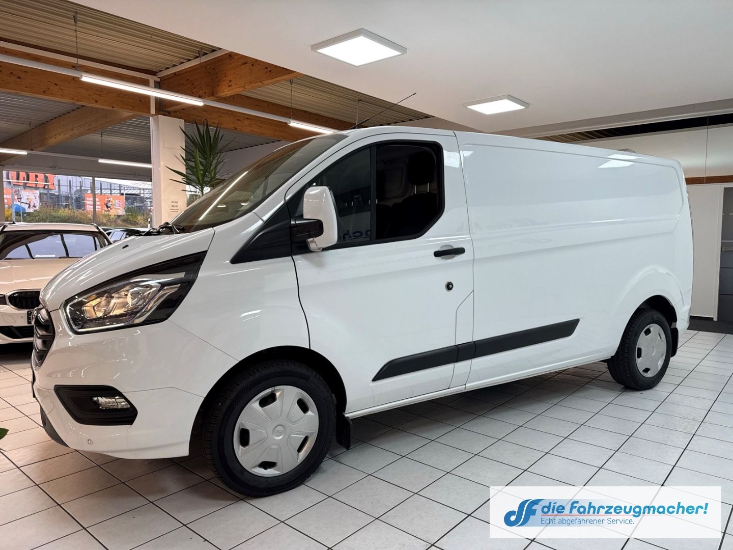 Fahrzeugabbildung Ford Transit Custom Kasten 320 L2 Trend DAB Notbremsa