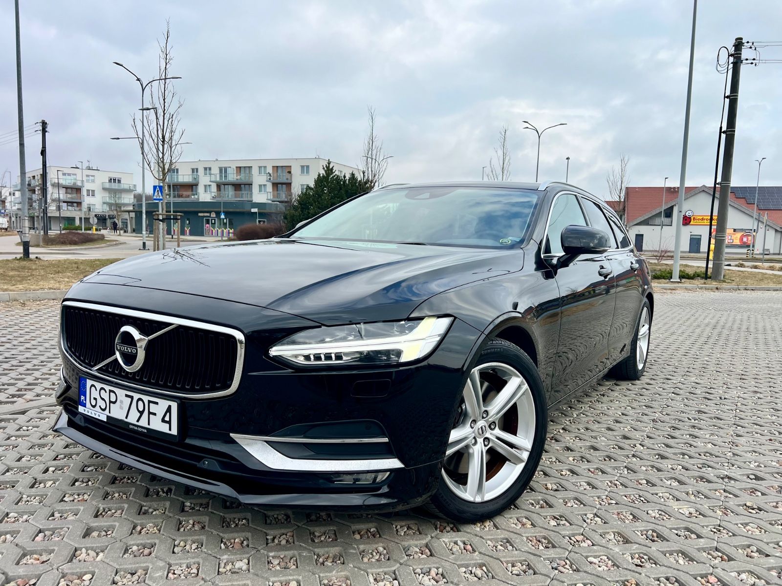 VOLVO V90