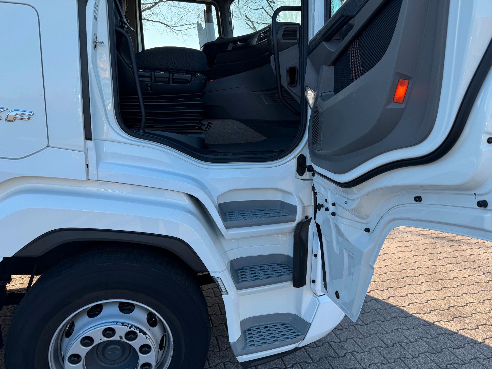 Fahrzeugabbildung DAF FT XF 480 NGD