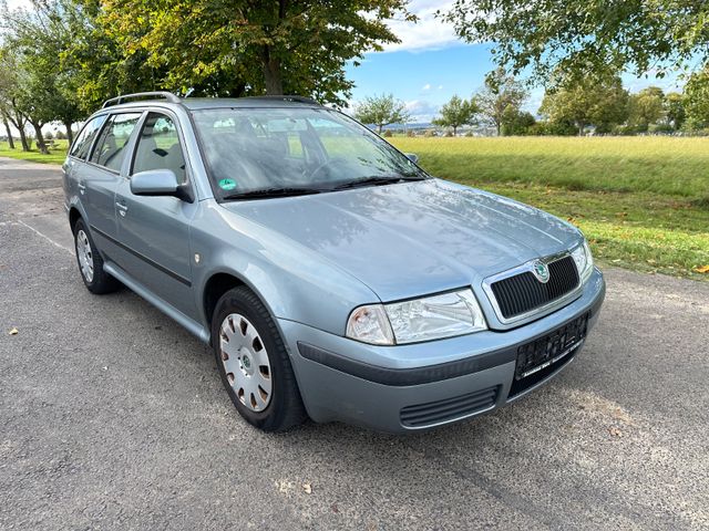 Skoda Octavia Combi Tour 1. Hand