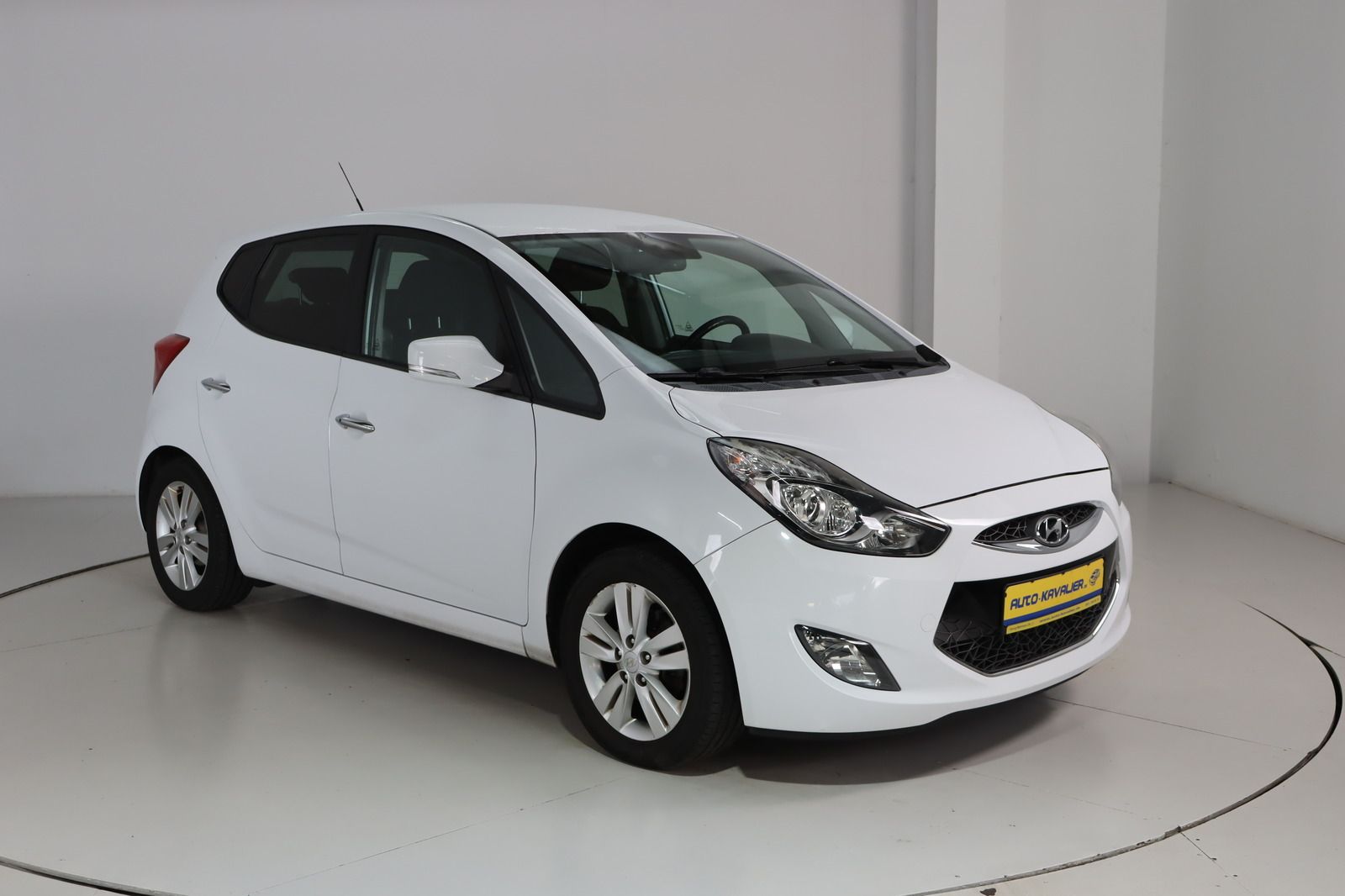 Fahrzeugabbildung Hyundai ix20 * HU/AU bis 06.2028 * 8-fach bereift Comfor