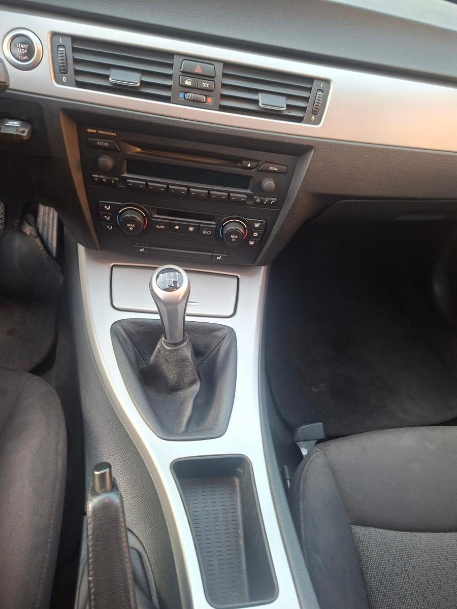 BMW 318 2006 — photo 8