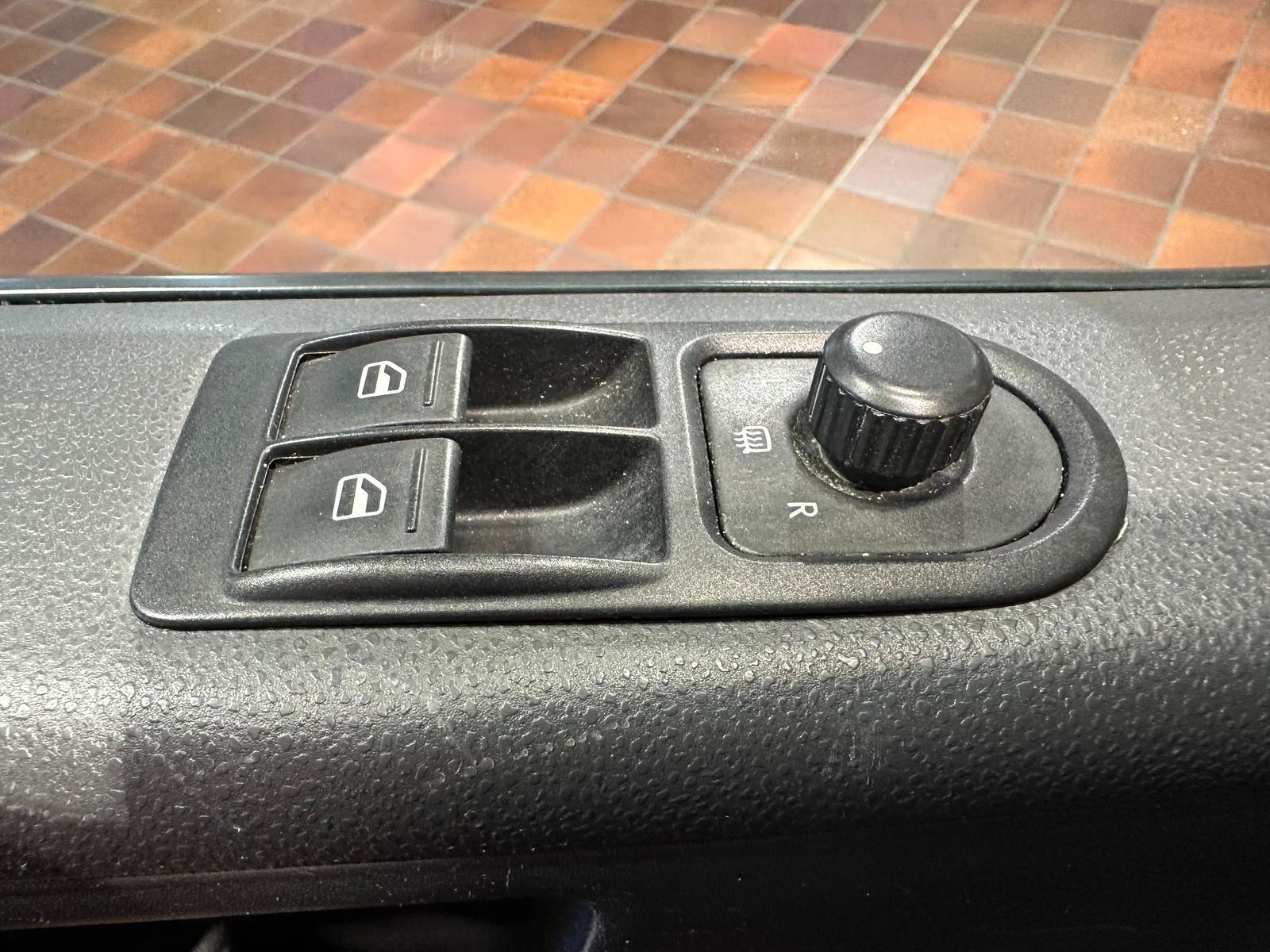 Volkswagen T5 WIDDER 4MOTION ROCKTON SEIKEL BUNDESWEHR OFFR
