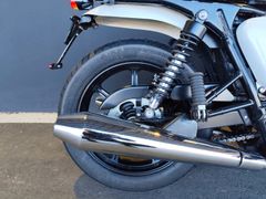 TRIUMPH Bonneville Thruxton Umbau +++ HIGHSIDER + RIZOMA
