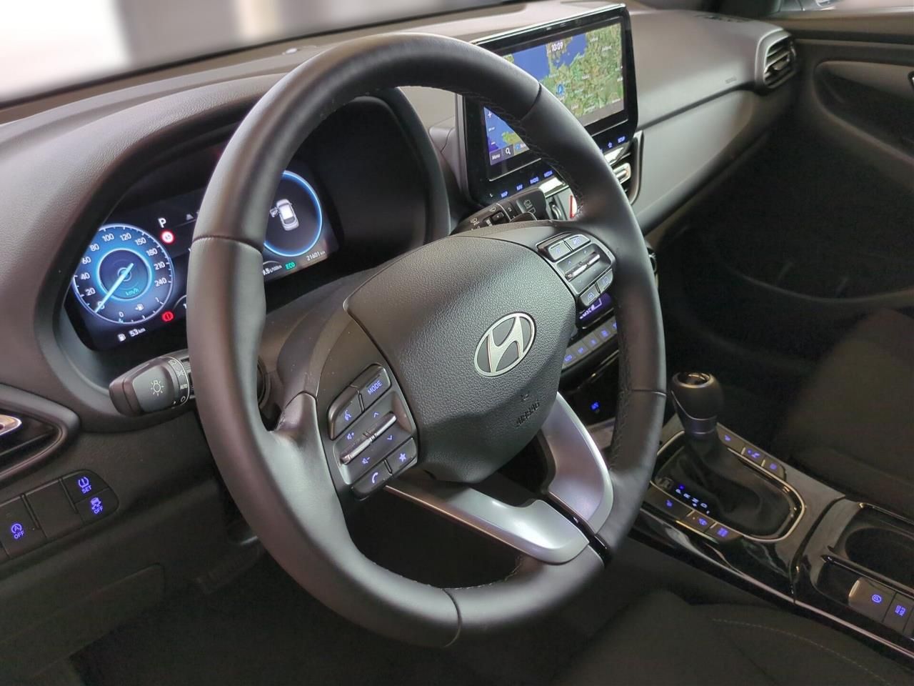 Fahrzeugabbildung Hyundai i30 1.5T Aut. ADVANTAGE LED*CARPL*SHZ*LHZ*KAM*2Z