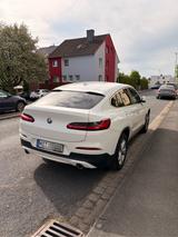 BMW X4 xDrive30i AT xLine Ambietenebeleuchtung Schec - BMW X4 xLine mit Benzin-Antrieb