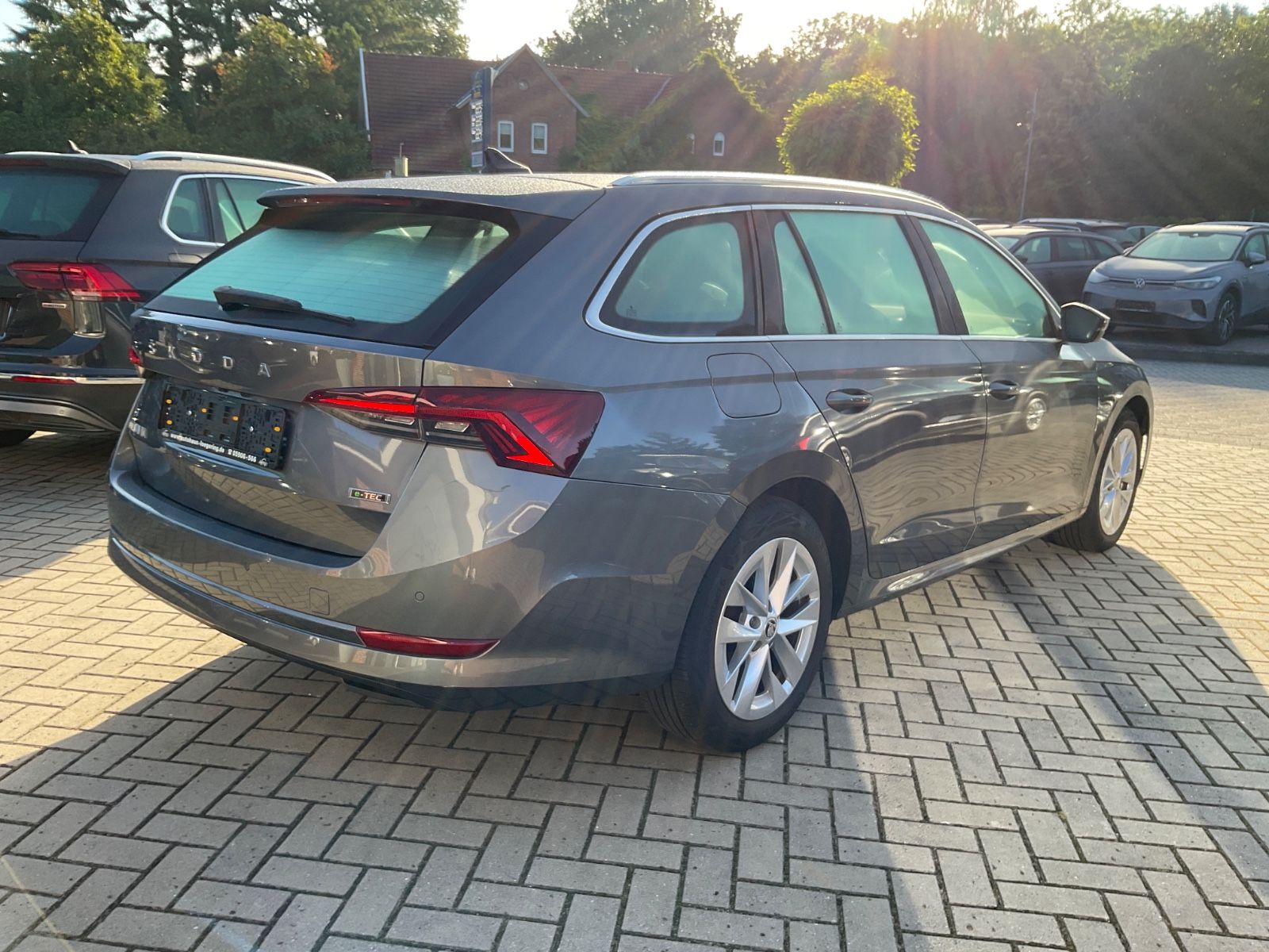 Fahrzeugabbildung SKODA Octavia Kombi 1.5 TSI e-TEC DSG,Kamera,Navi,LED