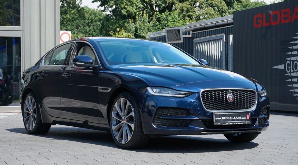 JAGUAR XE