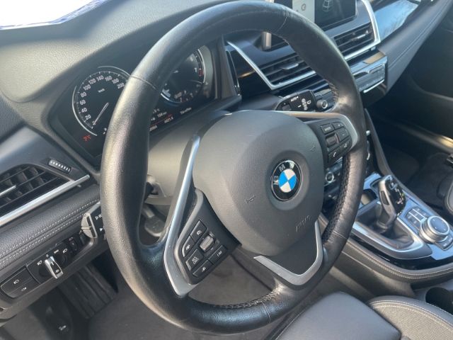 Fahrzeugabbildung BMW 220 Active Tourer Sport Line Navi, Tempomat, Rüc