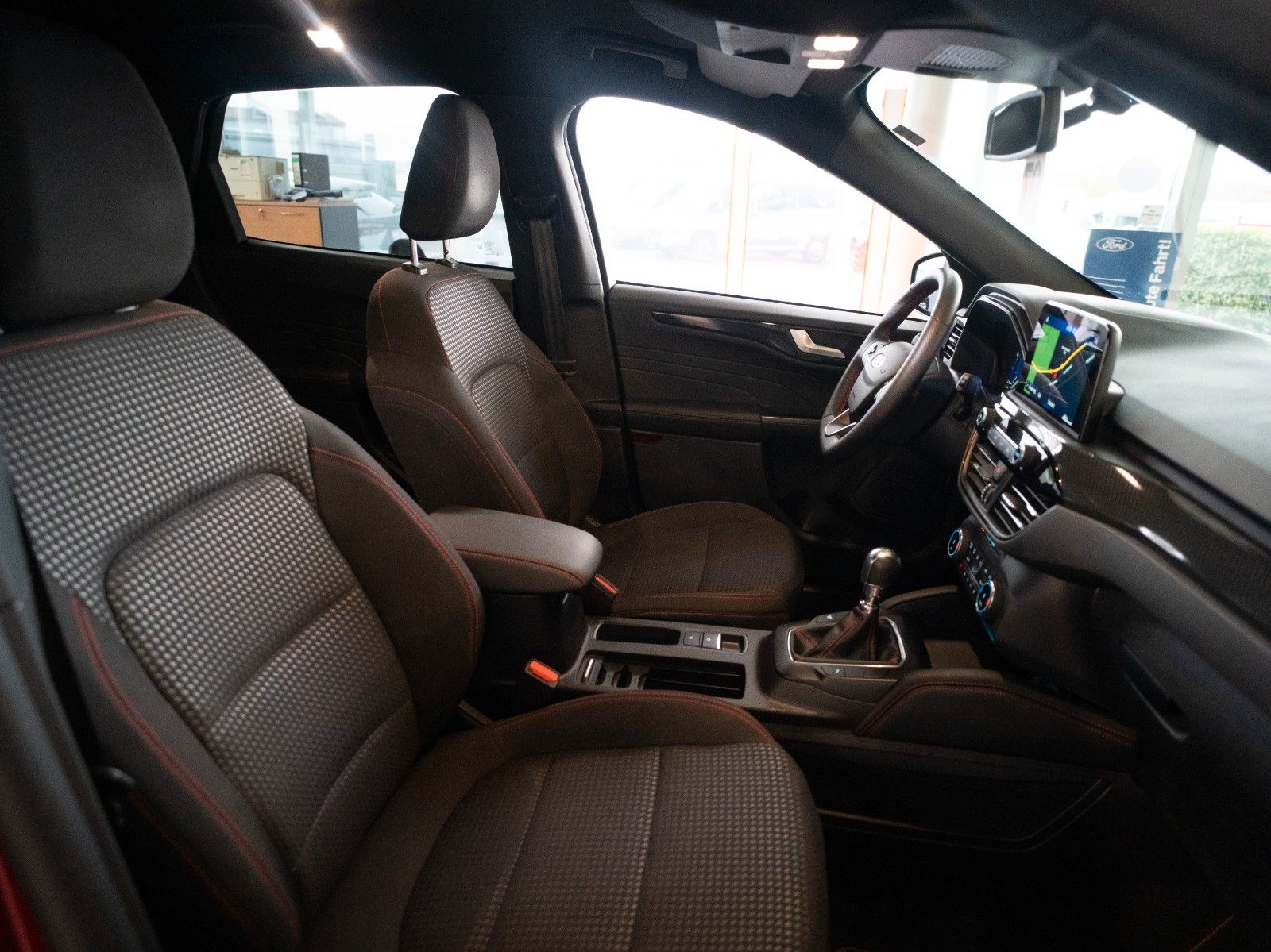 Fahrzeugabbildung Ford Kuga ST-Line KEYLESS/KAMERA/NAVI/WINTER-P.