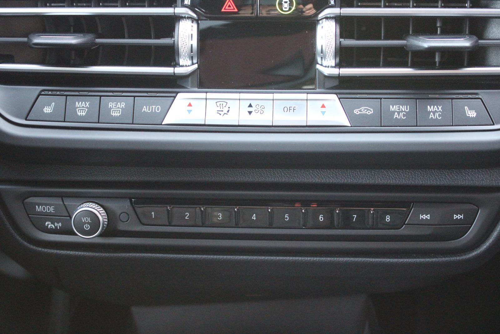 BMW 118 i *LIVE COCKPIT*LED*NAVI*PANORAMADACH*SHZ*, миниатюра 13