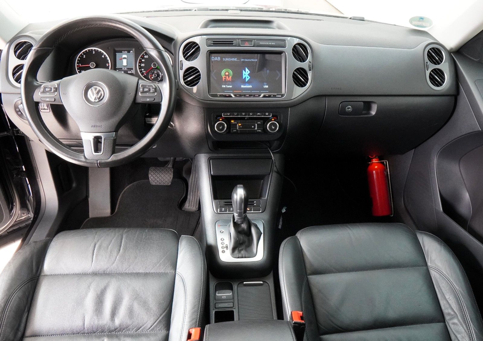 Fahrzeugabbildung Volkswagen Tiguan Sport & Style 4Motion*Aut.*Navi*Leder*AHK