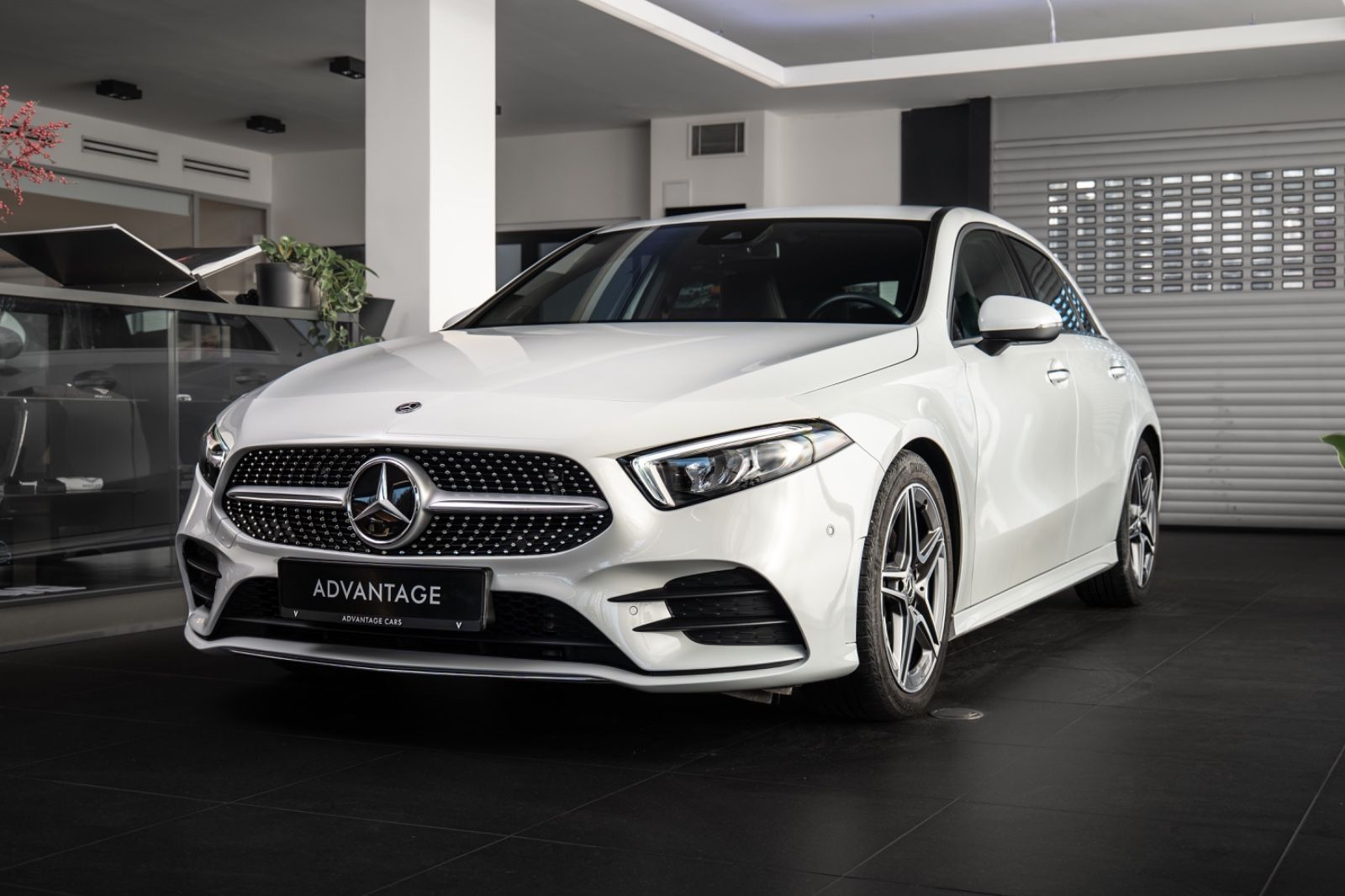 MERCEDES-BENZ A 200d/CarPlay/Heated seats