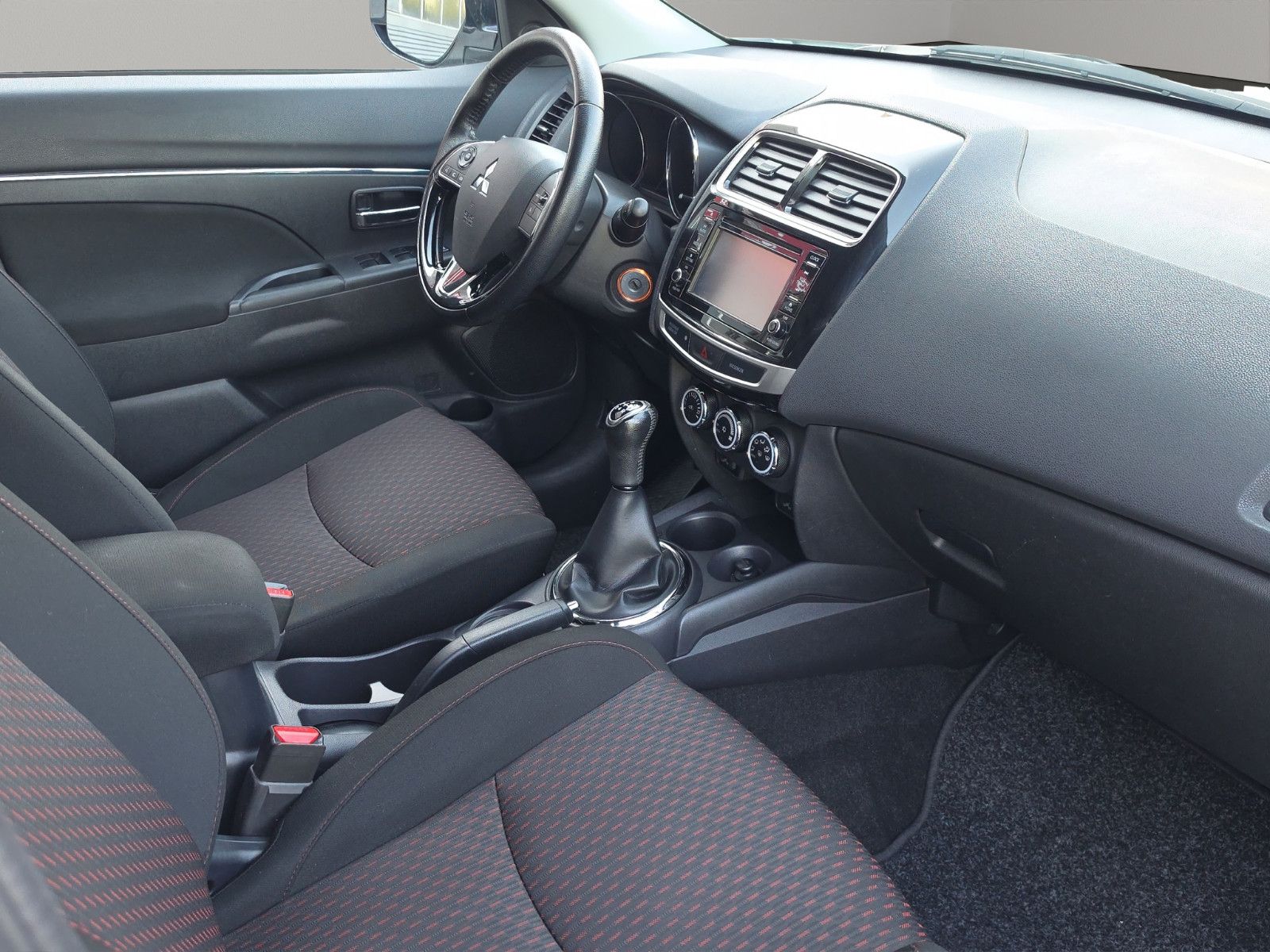 Fahrzeugabbildung Mitsubishi ASX Diamant Edition  2WD KAMERA SHZ SERVICE NEU