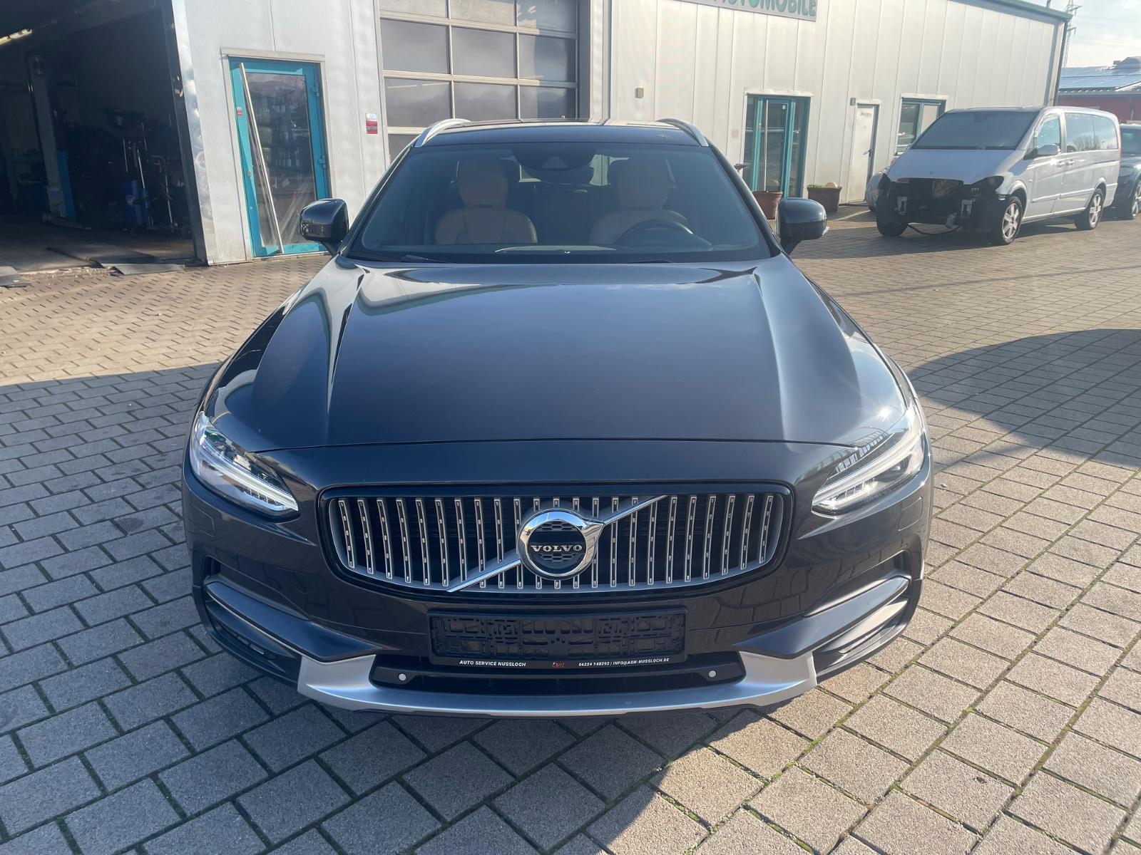 Volvo V90 Cross Country Pro AWD