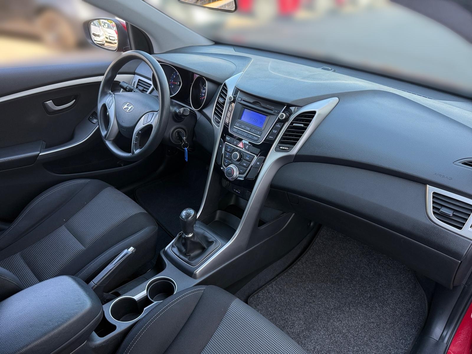 Hyundai i30 1.4 Classic PDC Bluetooth Klima USB AUX
